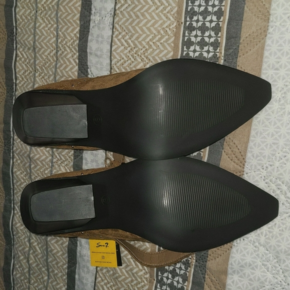 Seven7 Brown Faux Suede Dallas Ankle Boots Size 9 - Picture 4 of 4